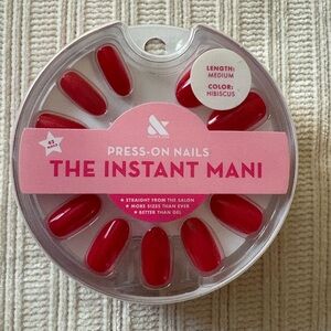 Olive & June Press-On Nails The Instant Mani in Hibiscus Red
